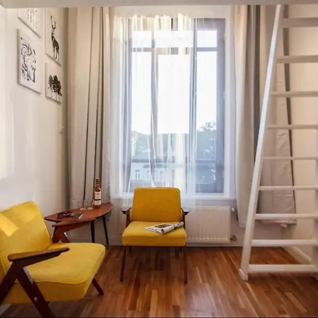 Vintage Apartment